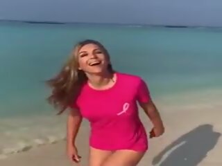 Elizabeth hurley - tanpa penutup dada bikini baju renang 2017-18: kotor video 1a | xhamster