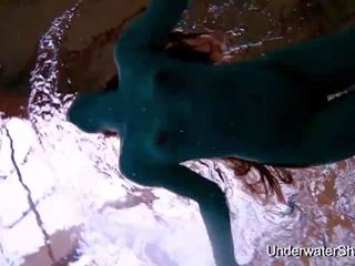 Extraordinary buih punggung remaja simonna dalam air, xxx filem 02
